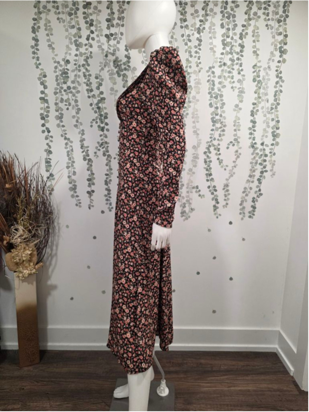 ASTR The Label Floral Midi Dress XS Black Pink Puff Sleeve V Neck Slit NWOT - Picture 9 of 13